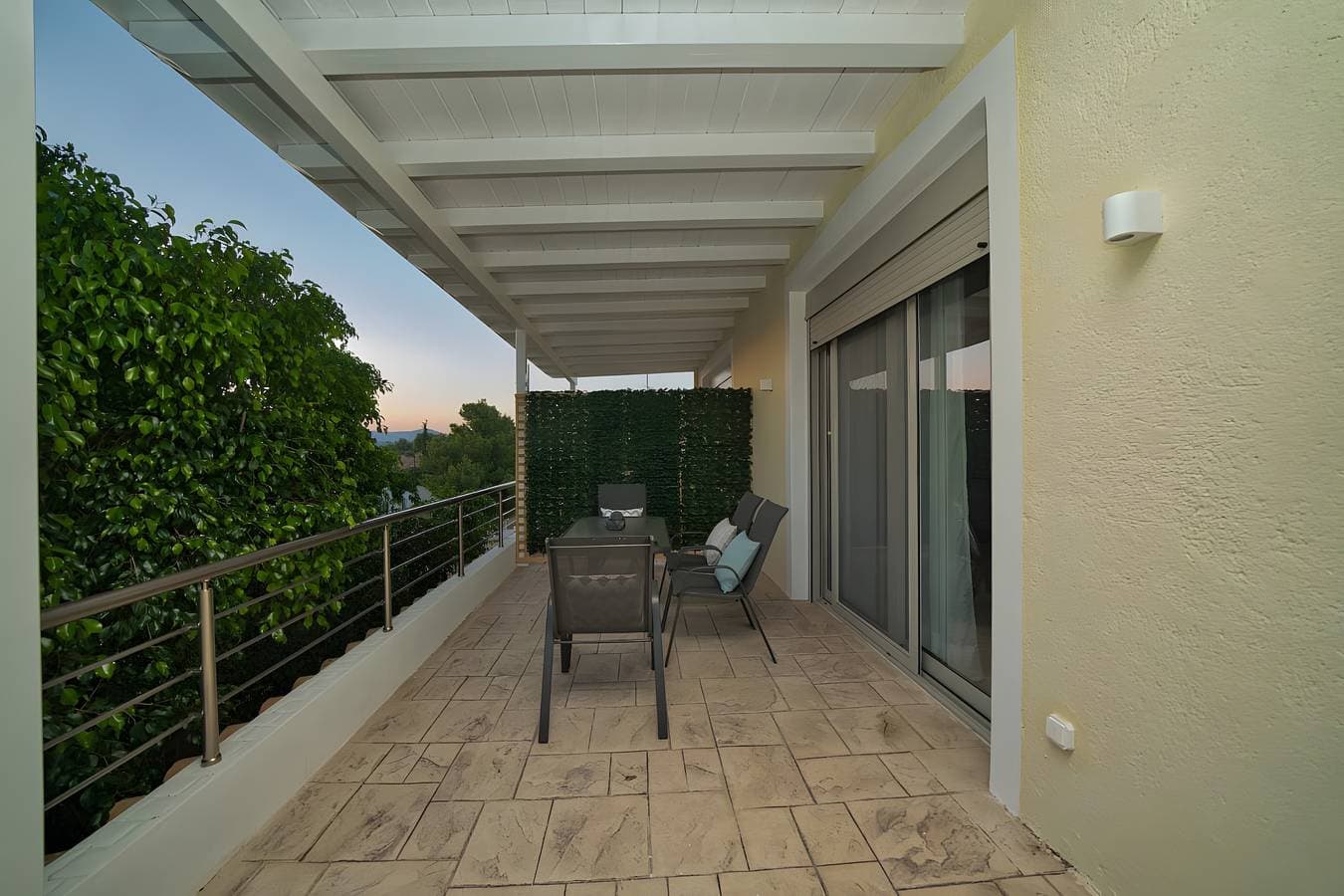 Foto 4 von 28: Heli View Apartment mit privatem Pool und Meerblick