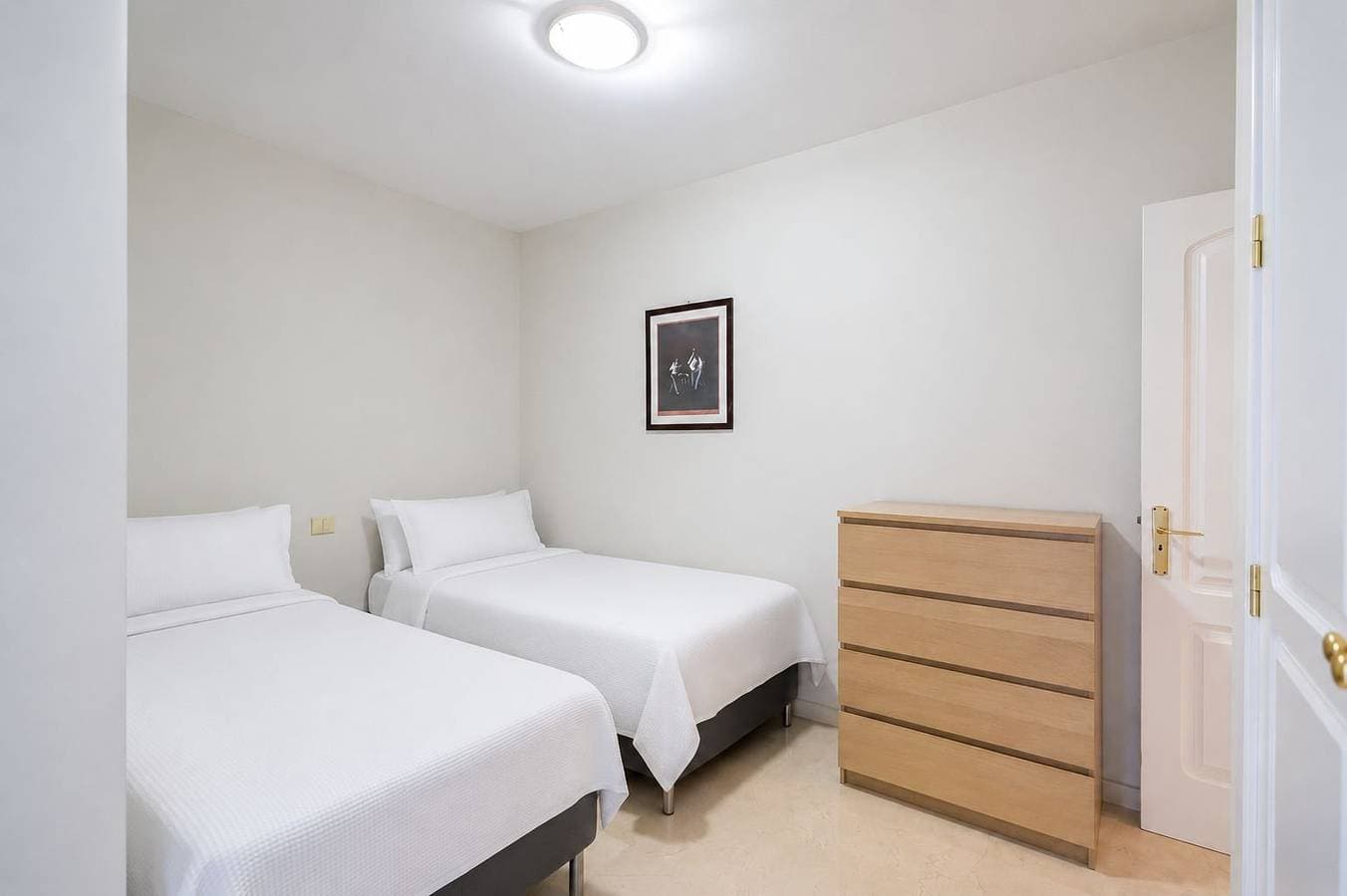 Foto 5 von 45: Ferienwohnung für 4 Personen mit Pool