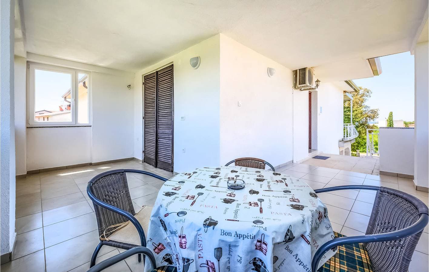 Foto 7 von 27: Gemütliche Ferienwohnung mit Terrasse, WLAN und Parkplatz in der Nähe der Küste und des Stadtzentrums