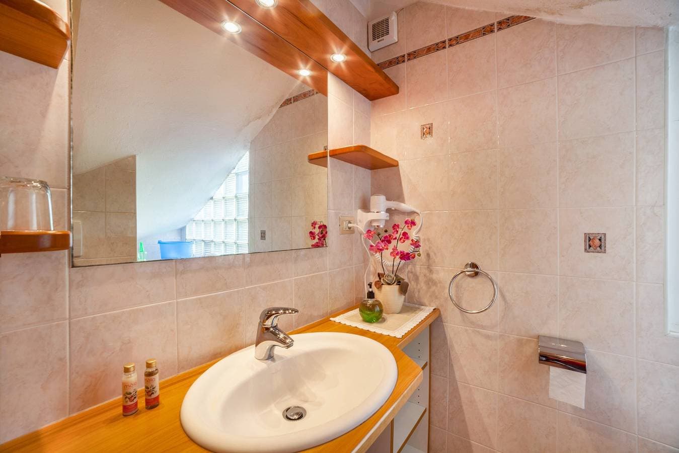 Foto 4 von 22: "Adang Ferienwohnung Etschtal" mit Bergblick, Garten und WLAN