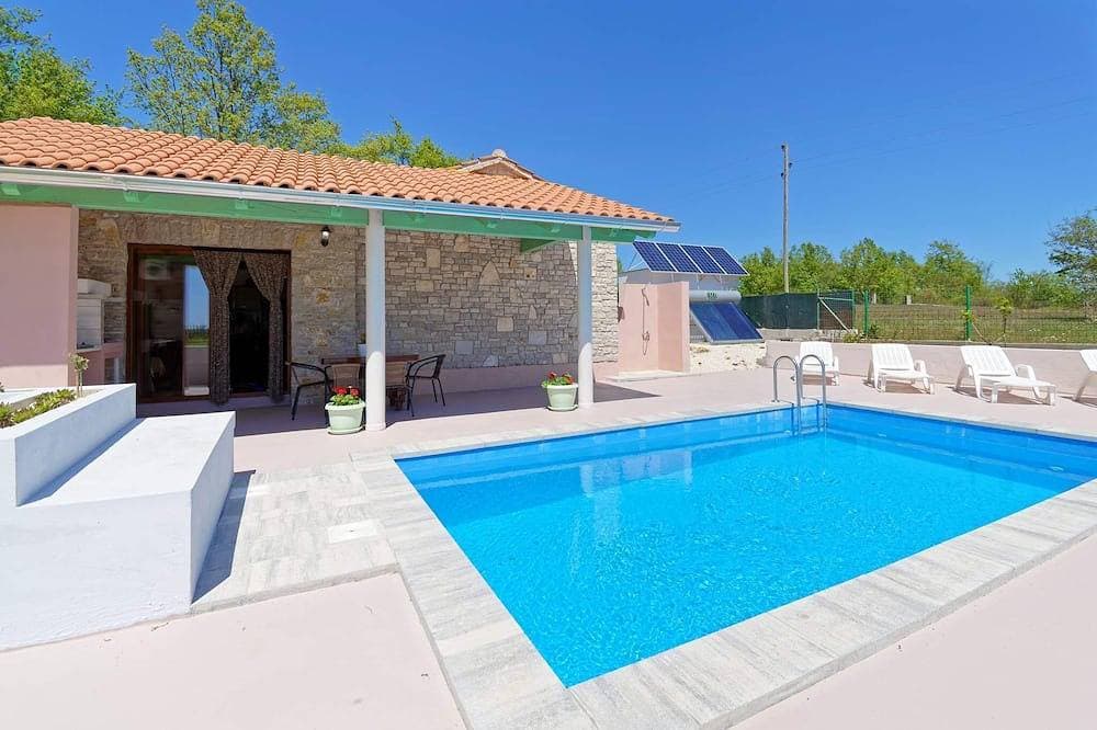 Ferienhaus Gimino - 5 Personen, 2 Schlafzimmer, 2 Badezimmer, Pool, Grill 1