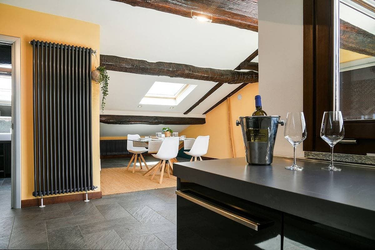 Foto 6 von 30: La Finestra sul lago luxurious apartment furnished