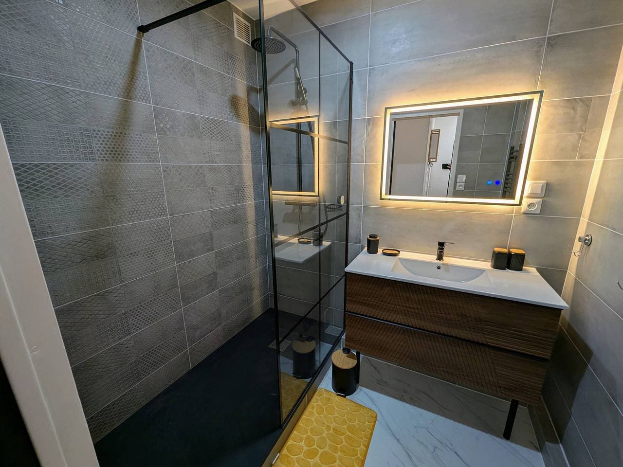 Foto 13 von 15: Geräumige Wohnung im Stadtzentrum