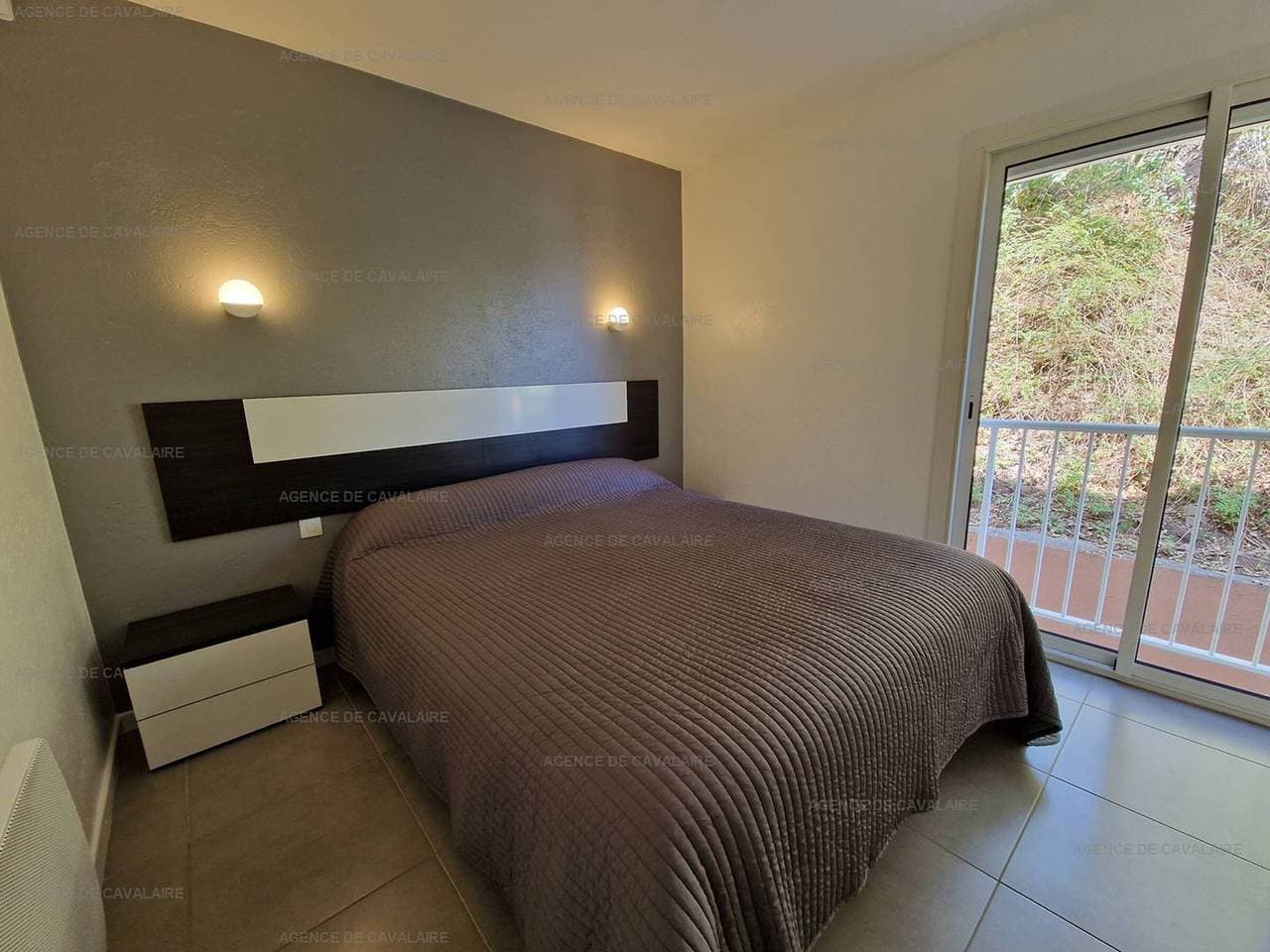 Foto 8 von 15: 3-Zimmer-Wohnung in Cavalaire-sur-Mer - Terrasse mit Meerblick und Parkplatz
