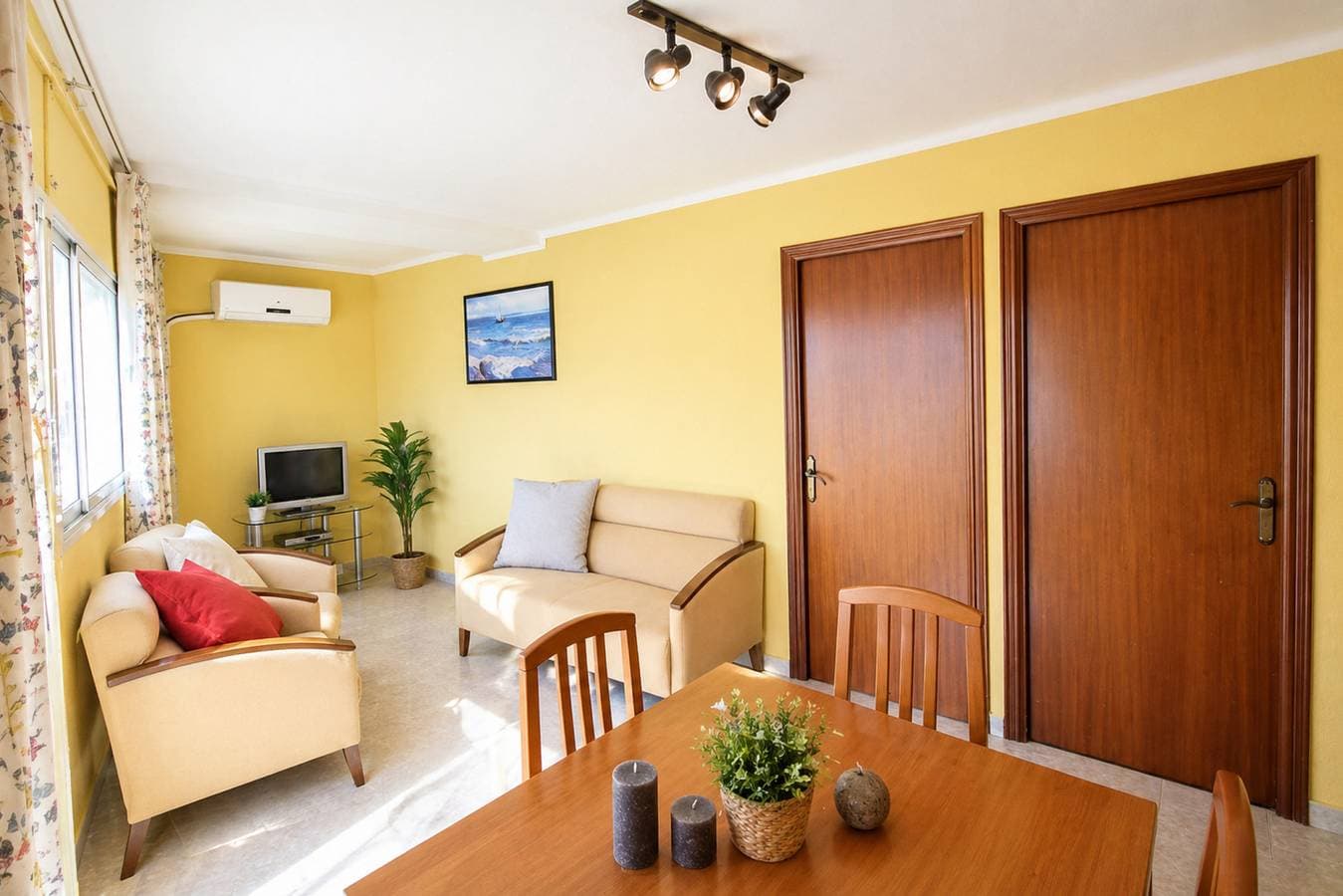 Foto 4 von 24: AirCon Apartment in front of the beach