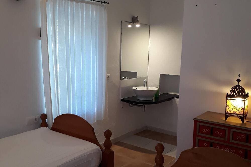Foto 9 von 30: Schöne Villa direkt am Meer. Haus in erster Meereslinie.