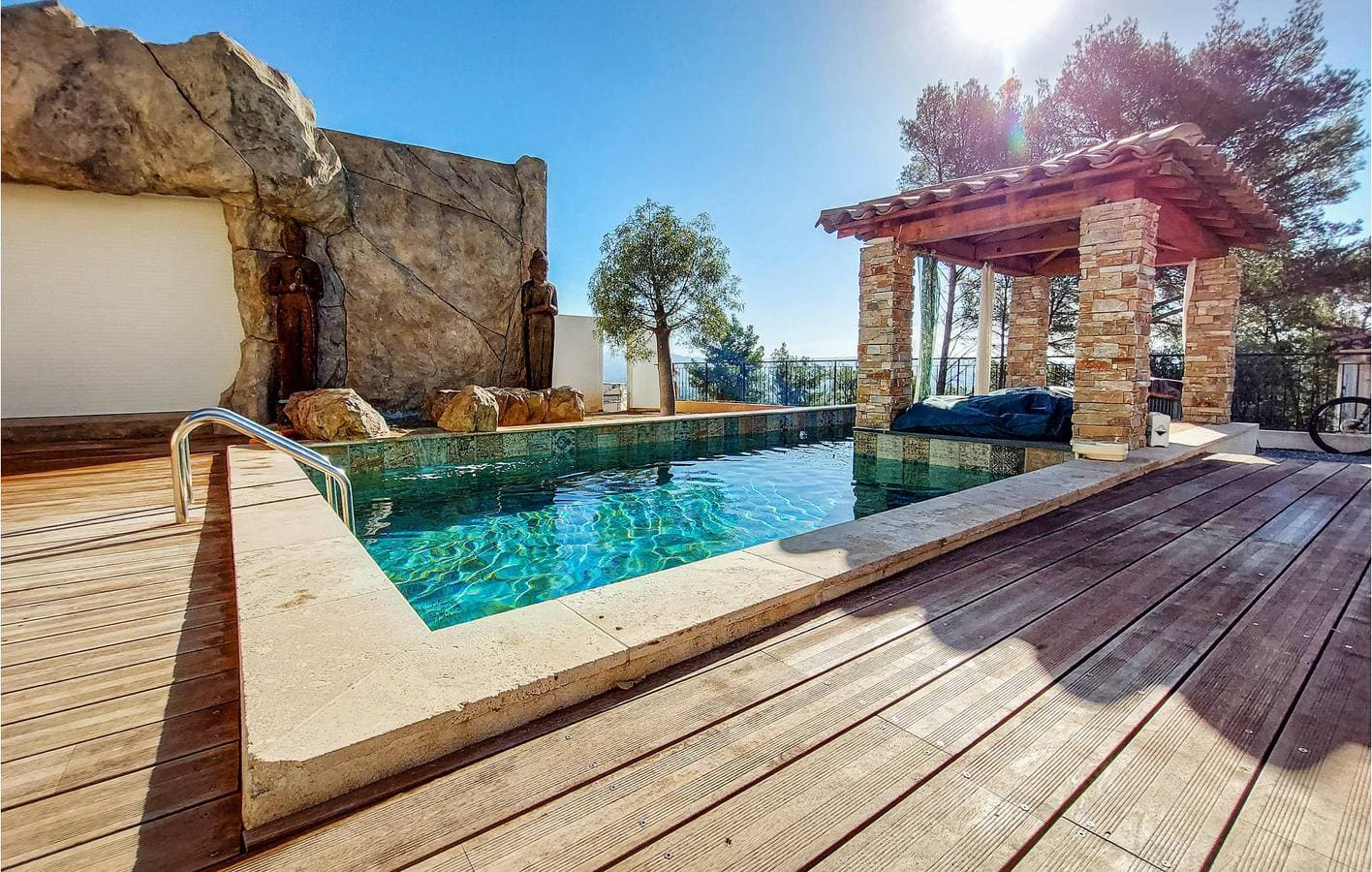 Foto 8 von 41: Poolside Getaway mit Parkplatz & WiFi