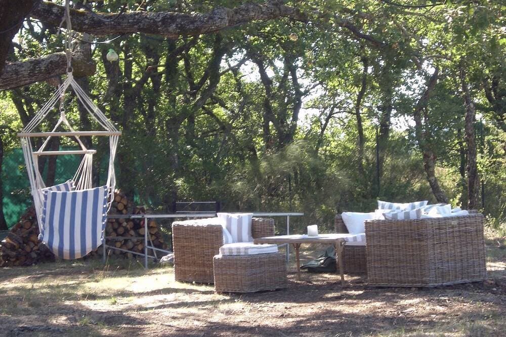Foto 9 von 30: Calme Absolu sur 15 Hectares Privés en Colline, Animaux Admis, Piscine Chauffée
