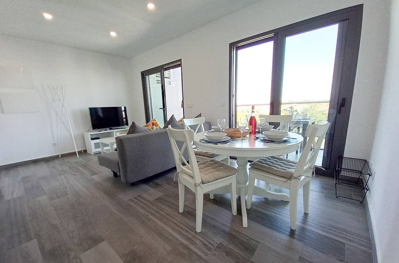 Foto 9 von 30: T1 AForte Novo,A/C,Estac, Wifi,Praia