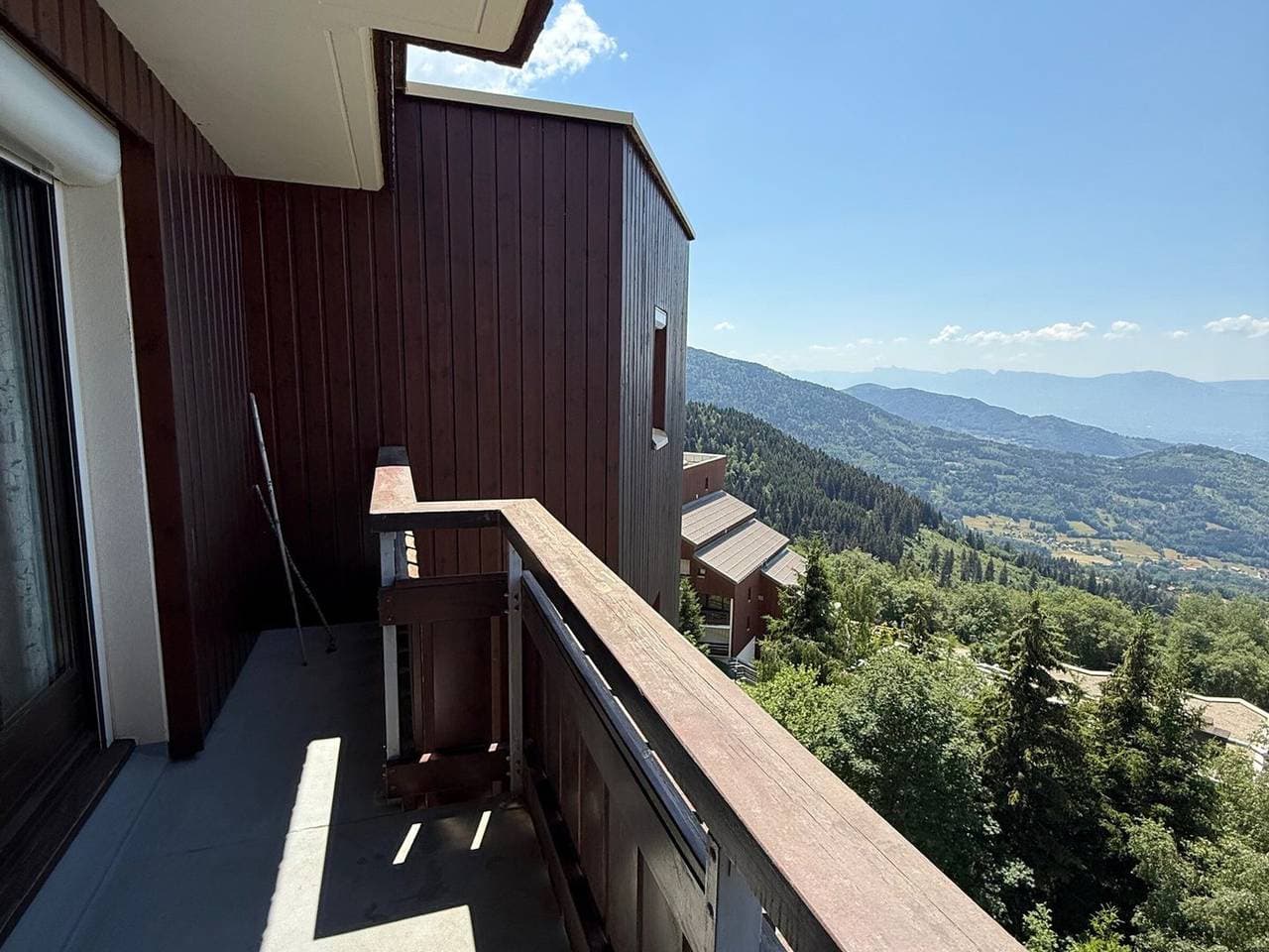 Foto 10 von 13: 2-Zimmer-Kabine für 5 am Pistenrand, Talblick, Balkon
