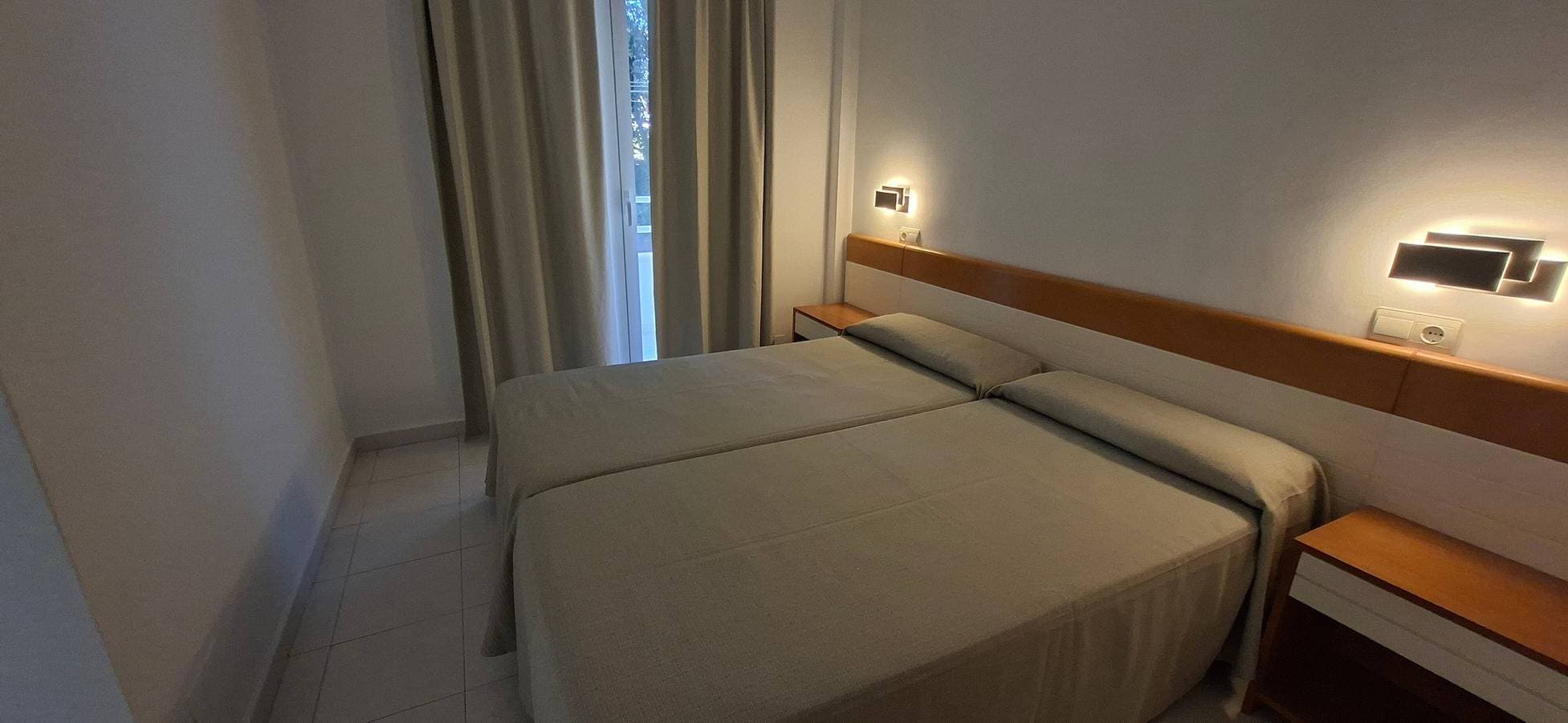 Foto 5 von 29: Ferienwohnung 'Apartament Massanet Ba' mit Balkon, WLAN und Klimaanlage