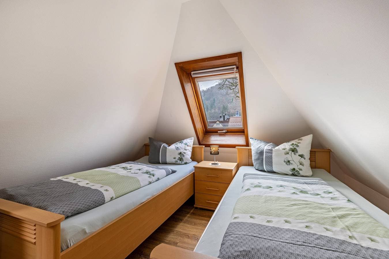 Foto 13 von 27: Premium Ferienwohnung 'Hohenurach' mit Bergblick, Balkon und WLAN