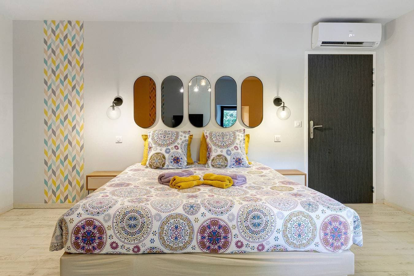 Foto 4 von 45: Vintage Gästezimmer mit Table d’hôtes, Gemeinschaftspool, WLAN und Klimaanlage