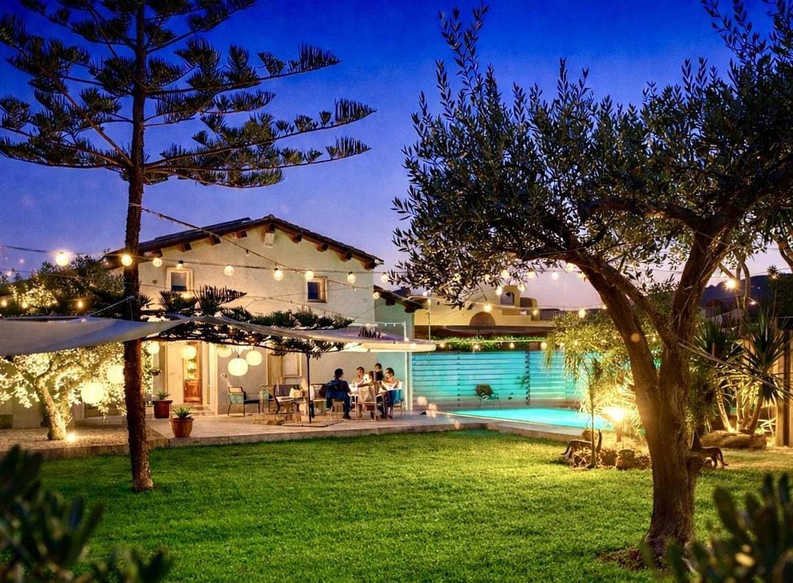 Incantevole villa con piscina e giardino a poca distanza dalle spiagge piu belle 1