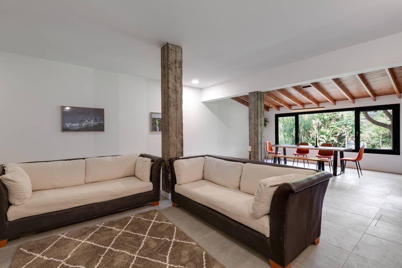 Foto 3 von 29: Ferienwohnung 'Apartamento 1' mit Bergblick, Gemeinschaftsterrasse und Garten