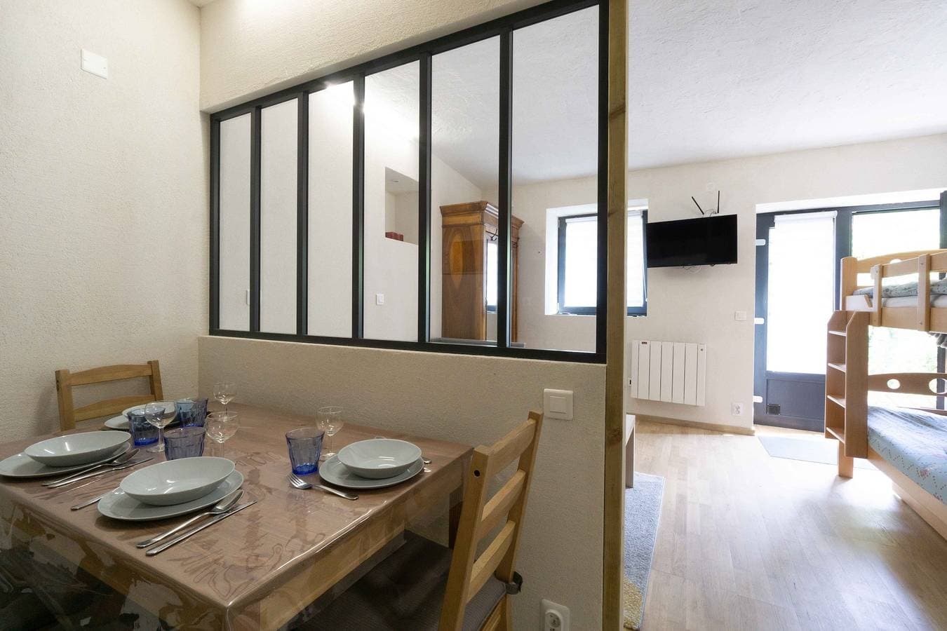 Foto 8 von 13: Einzimmerapartment 'Charmant 2' mit Bergblick, Balkon und Wi-Fi