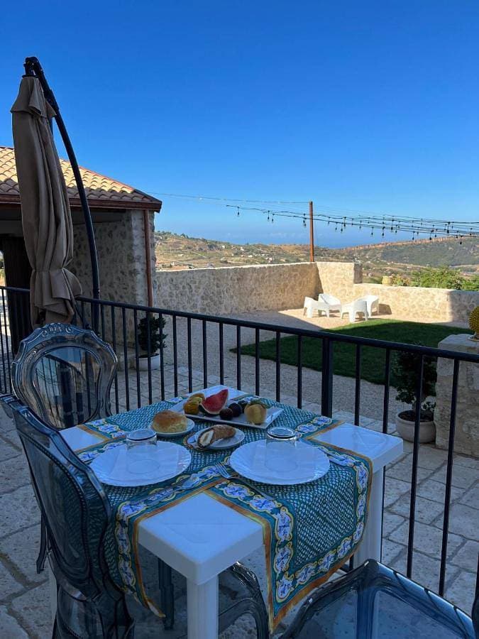 Foto 5 von 40: Double Room with Balcony and Sea View