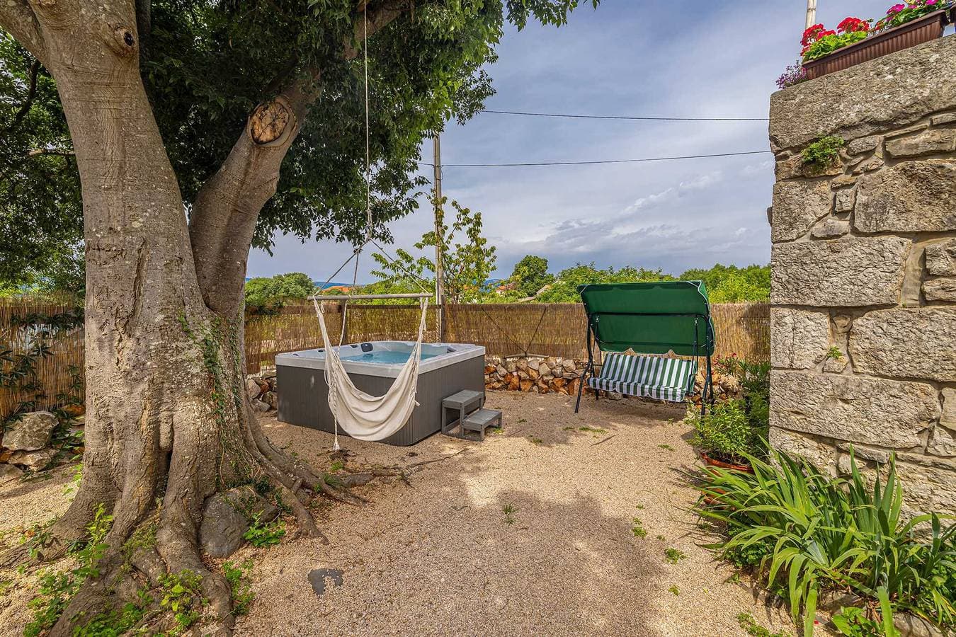 Foto 9 von 37: Ferienhaus Kuntenta mit privatem Pool und Whirlpool