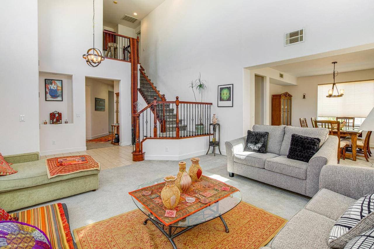 4 Mi to Solano Town Center Fairfield Retreat! 1
