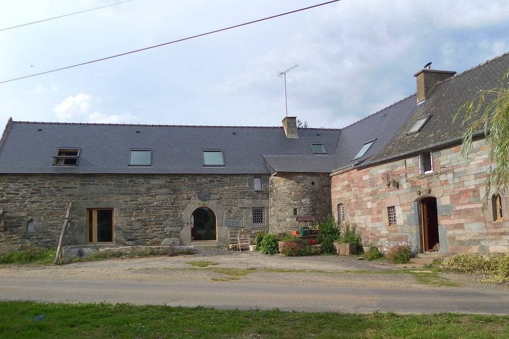 Kirnanogh - Charming Bed & Breakfast with swimming pool near Lac de Guerlédan 1