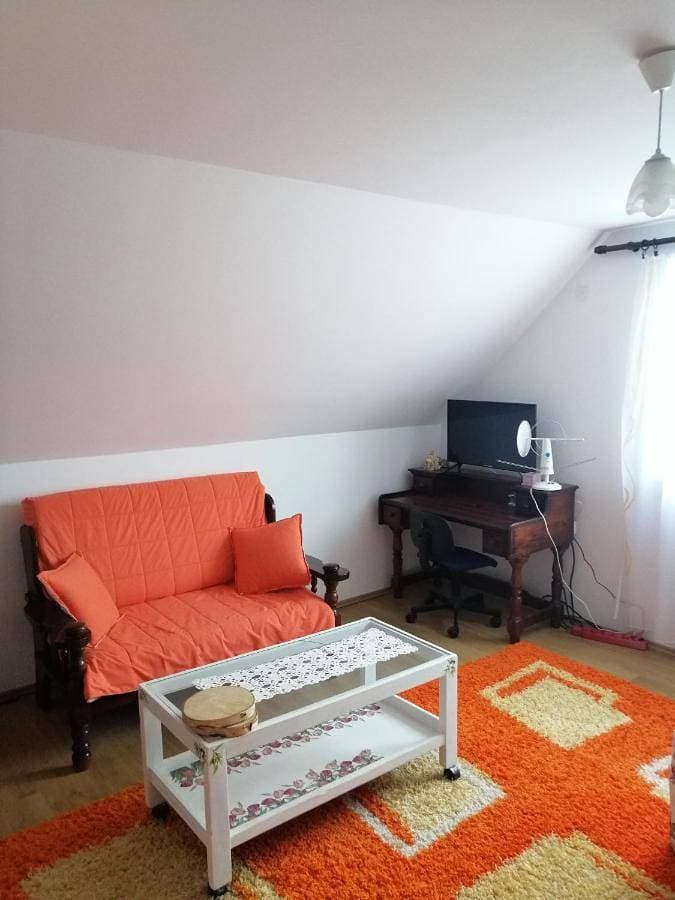 Foto 7 von 59: Twin Room with Shared Bathroom