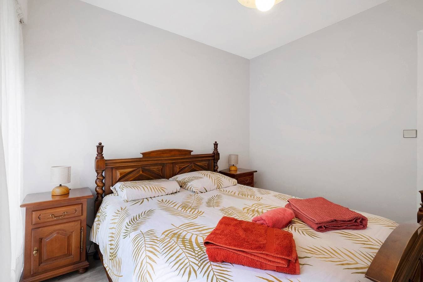 Foto 13 von 25: Ferienwohnung 'Appart – Pool und Blick auf den Hafen' mit Meerblick, Gemeinschaftspool & WLAN