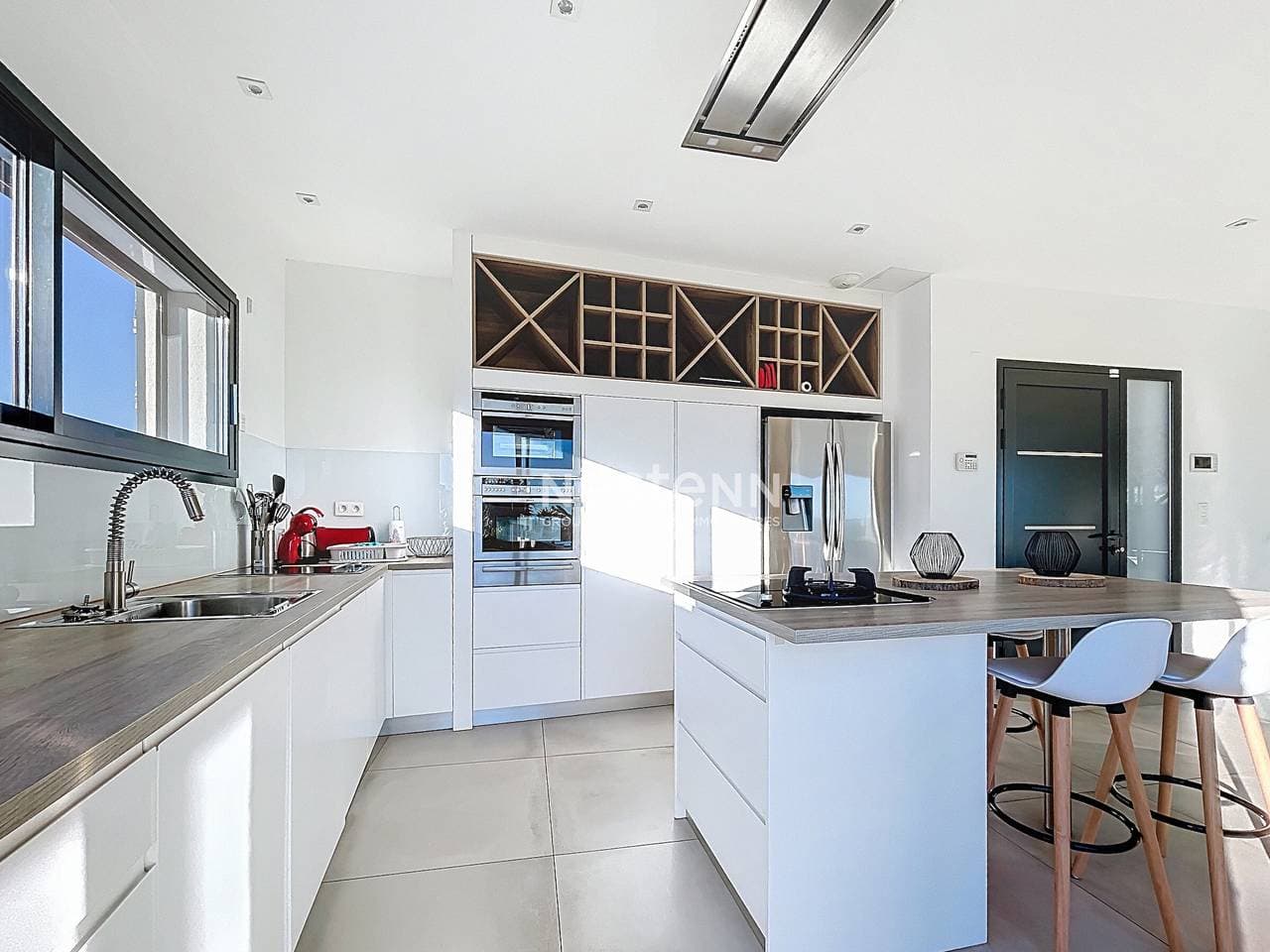 Foto 4 von 30: Zeitgenössische Villa mit privatem Infinity-Pool