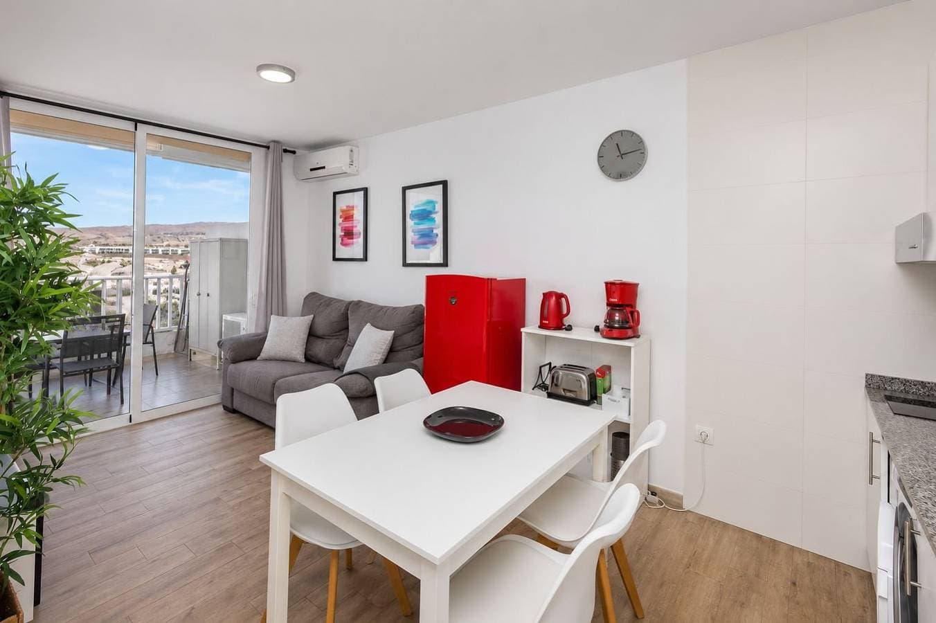 Foto 12 von 33: Ferienwohnung für 3 Personen mit Balkon