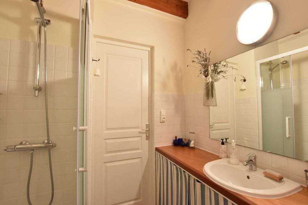 Foto 5 von 30: Ferienhaus in Le Châtelet mit Pool