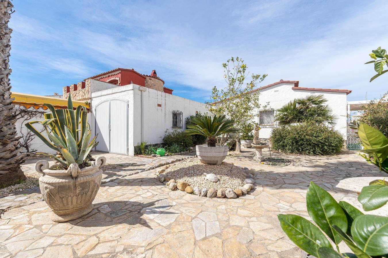 Foto 13 von 41: Moderne Villa mit zwei Schlafzimmern und 12,5m Liegeplatz im Ebro-Sektor