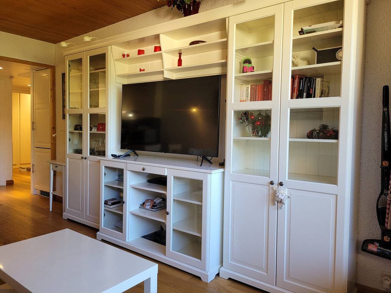 Foto 9 von 14: Renovierte Wohnung, 2 Schlafzimmer, 2 Bäder, Balkon mit Pistenblick
