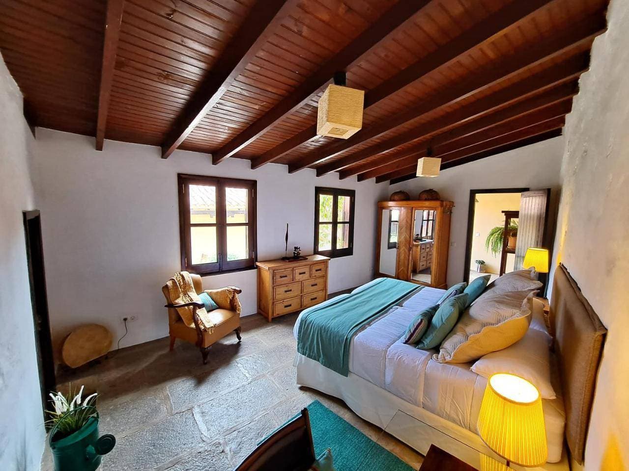 Foto 8 von 39: Three-Bedroom House