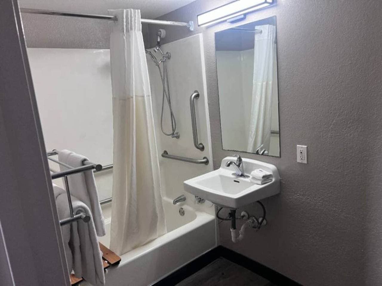 Foto 11 von 33: 1 Queensize-Bett | Orlando, Florida