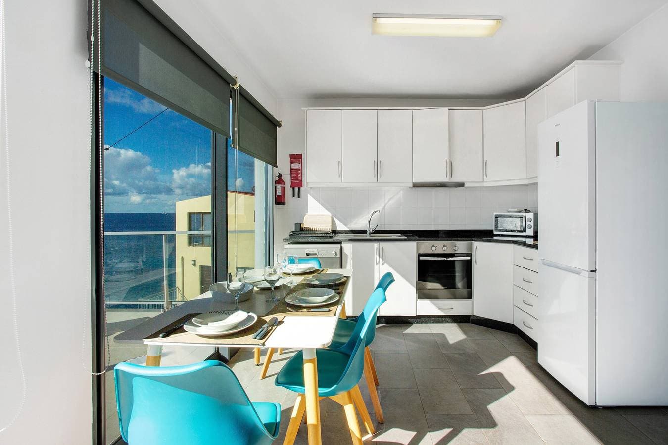 Foto 12 von 43: Ferienwohnung 'The Wave House - Two Bedroom' mit Meerblick, Wi-Fi und Klimaanlage