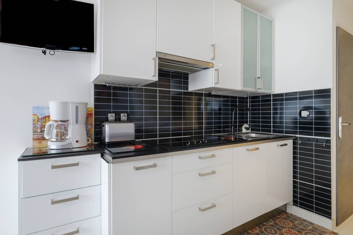 Foto 8 von 22: Ferienwohnung 'Les Pins' mit Meerblick, Wi-Fi und Klimaanlage