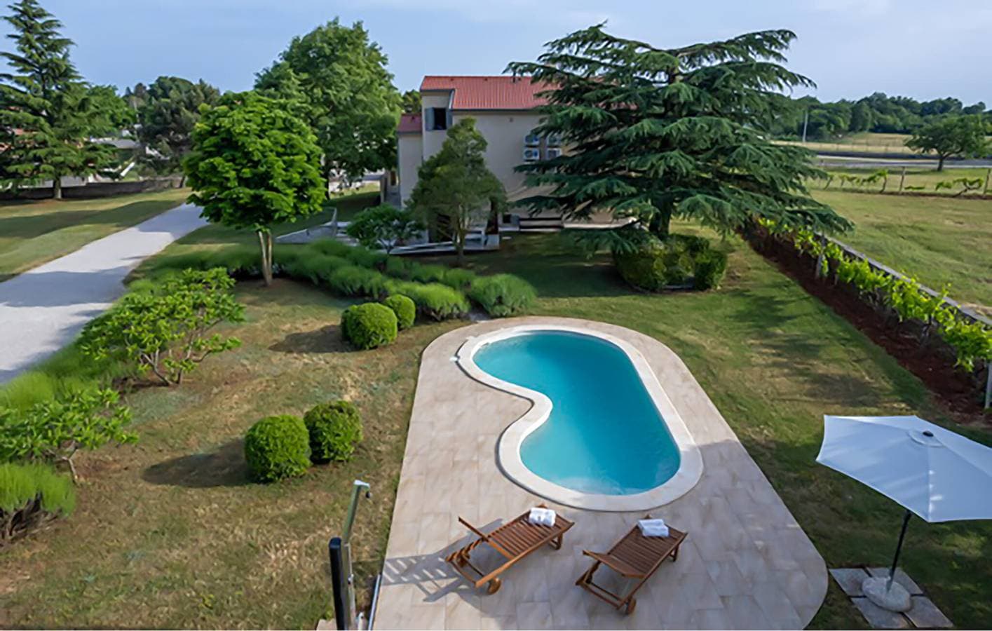 Foto 10 von 49: Gemütliche 250 m² große Ferienwohnung mit Pool und Terrasse in der Nähe von Svetvinčenat