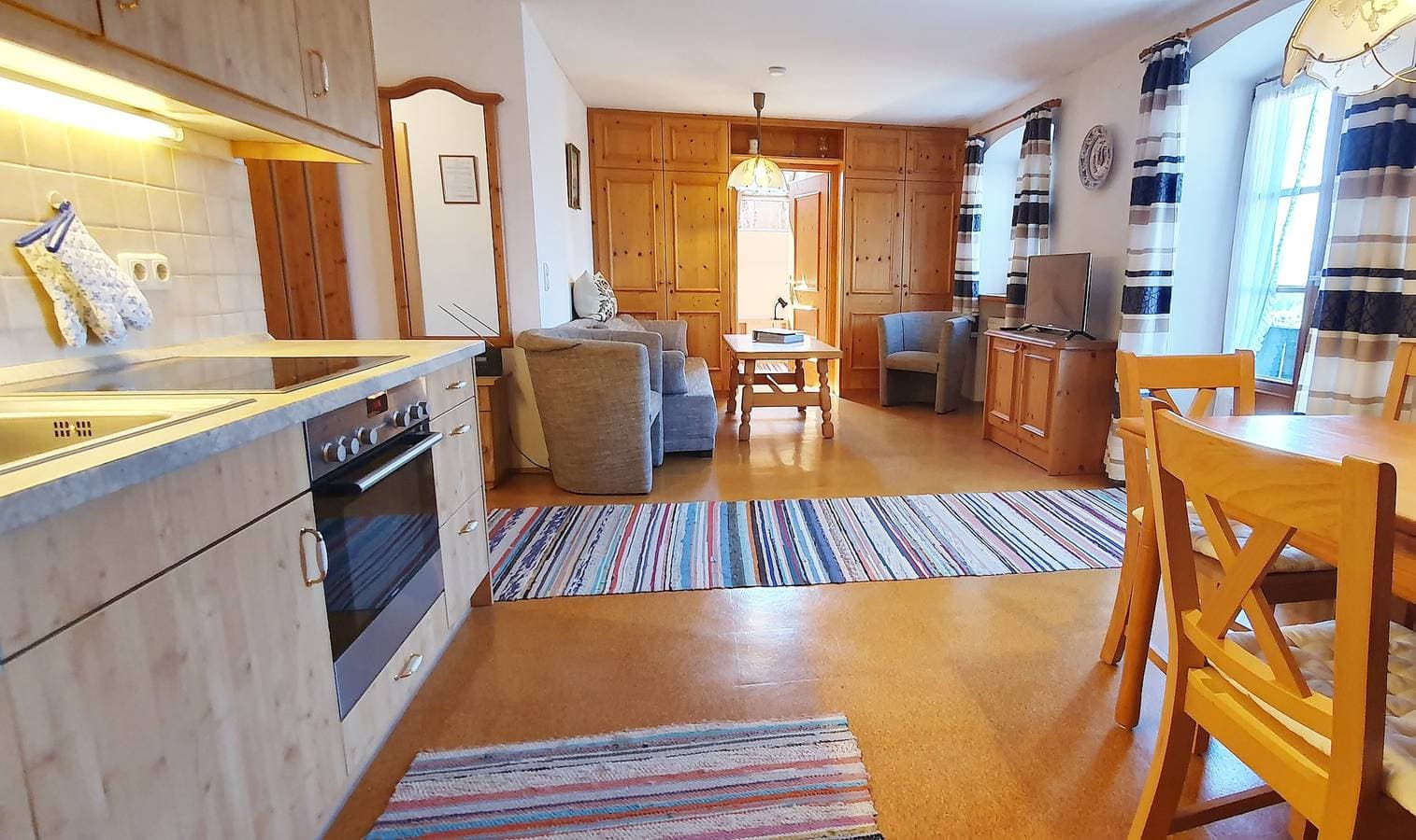 Foto 7 von 13: Hechlhof - Ferienwohnung 1, 52 qm für 1-4 Personen mit Balkon
