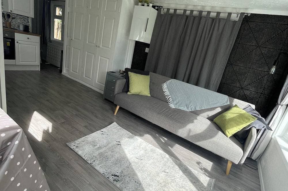 Foto 11 von 28: Private Tranquil One Bedroom Lodge With Parking and Outdoor Space. Pet Friendly!