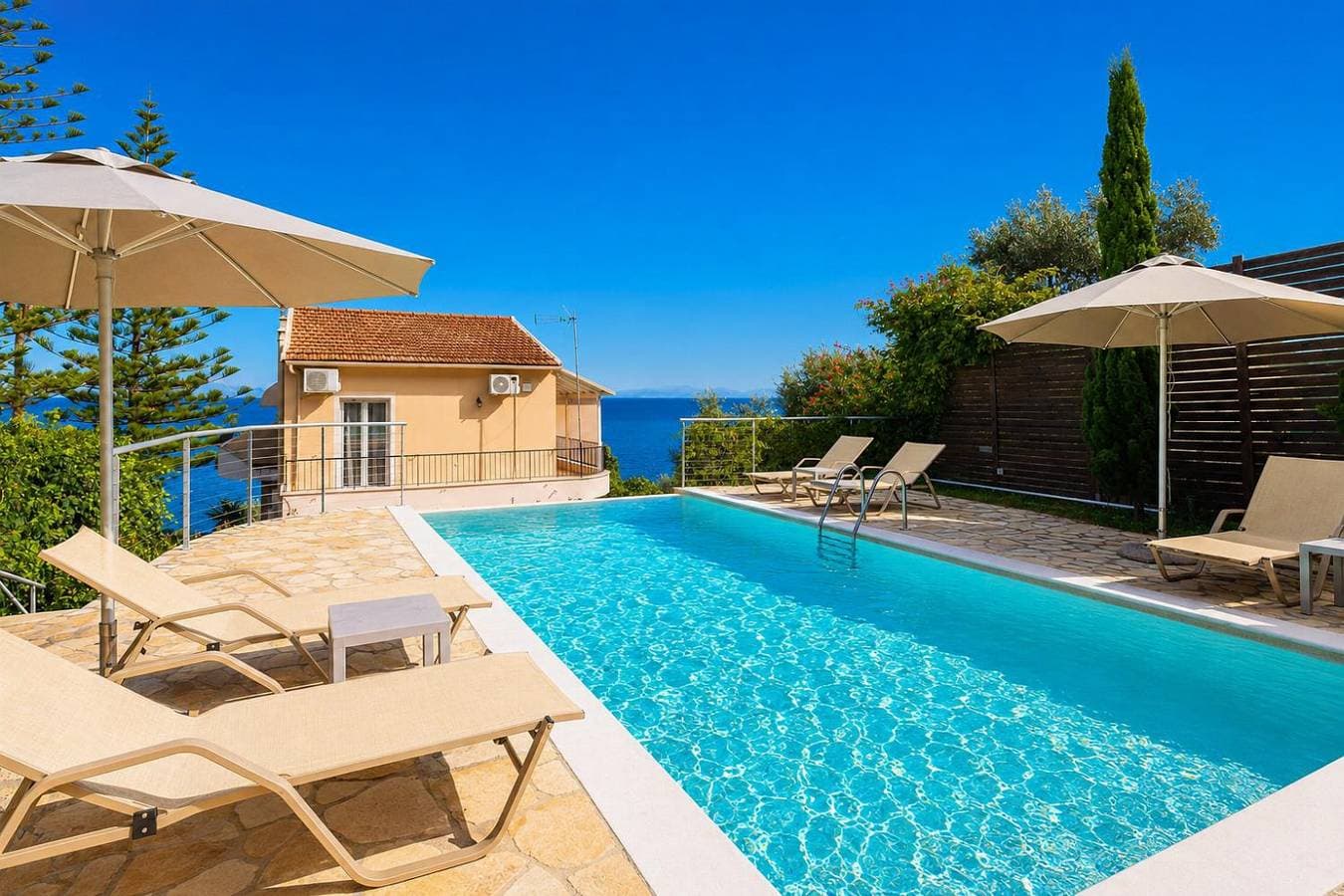 Foto 4 von 26: Villa für 6 Personen mit Garten