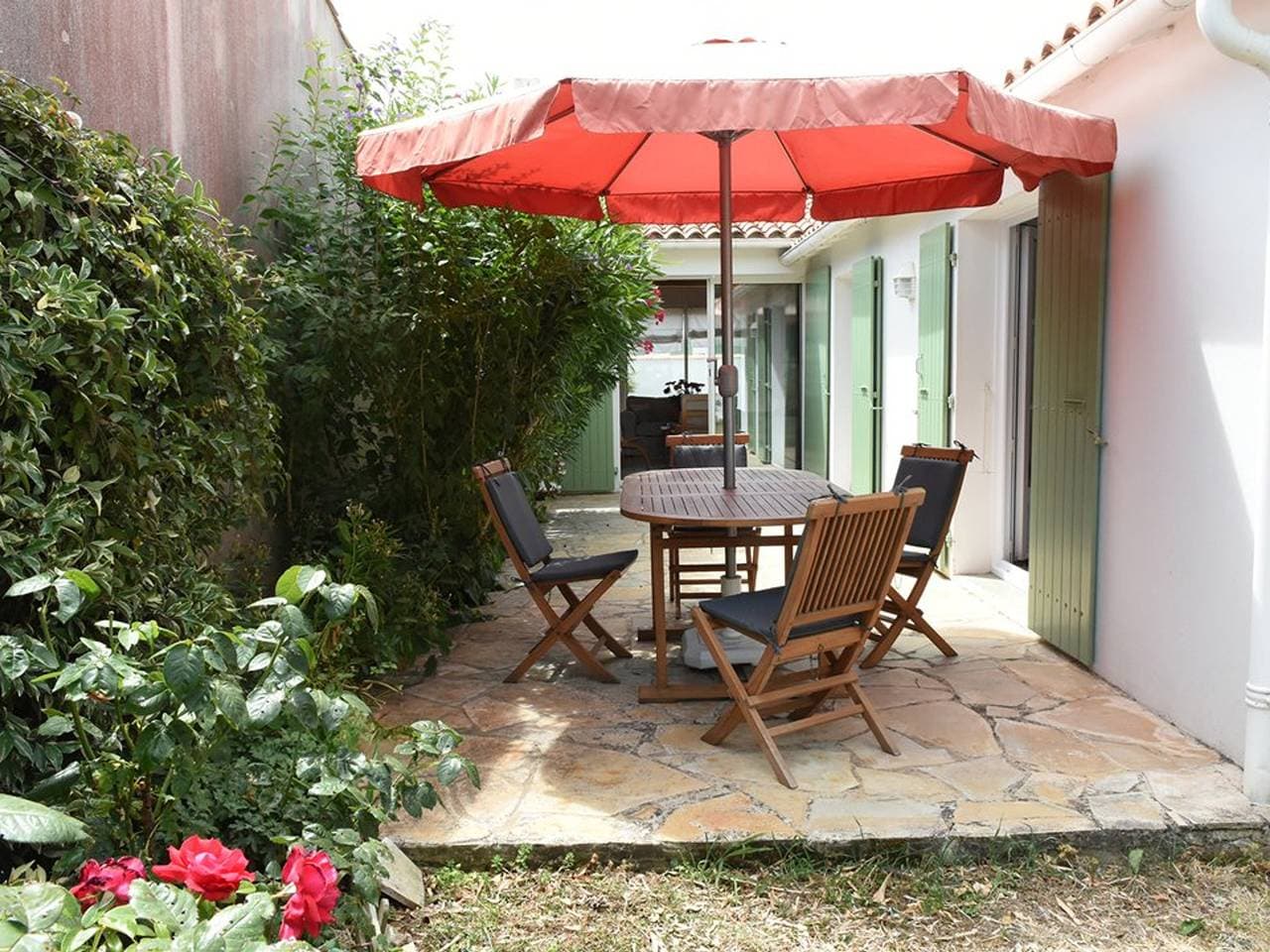 Foto 12 von 17: Charmante Maison avec Terrasse Ombragée, Proche Port, Wi-Fi Gratis, Cheminée, Stationnement à Proximité
