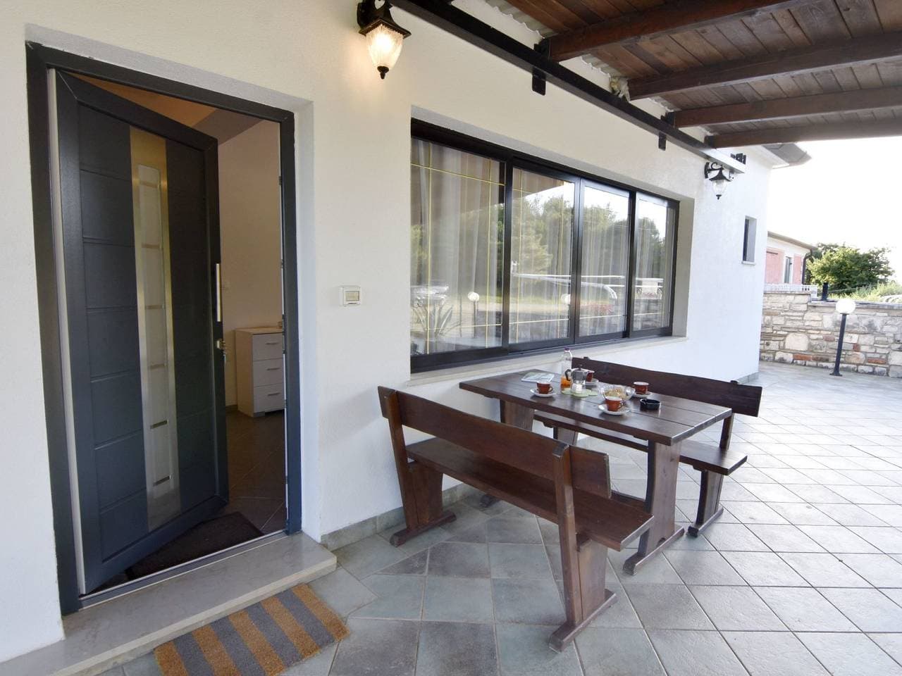 Foto 2 von 38: Zweizimmerwohnung mit großer Terrasse in Grupija