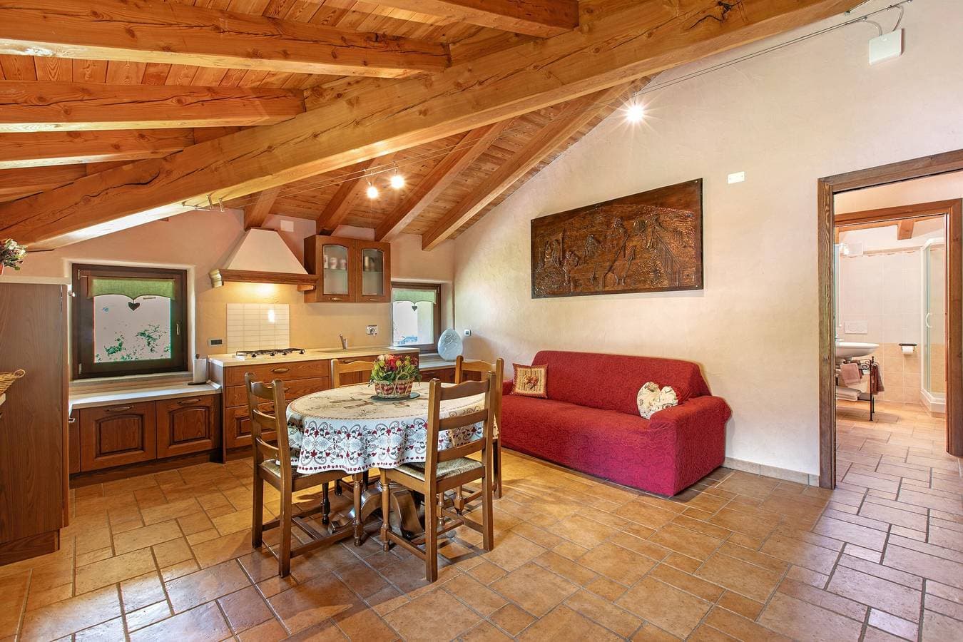 Foto 4 von 30: Ferienwohnung 'La Maison De Deni - Vista Montagna' mit Bergblick, Privatem Garten und WLAN