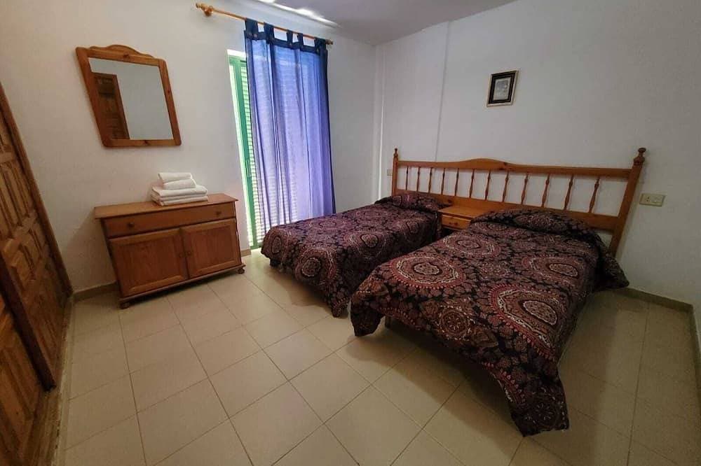 1 Bed Apartment - Sleeps 2 - Pool - Parking 1