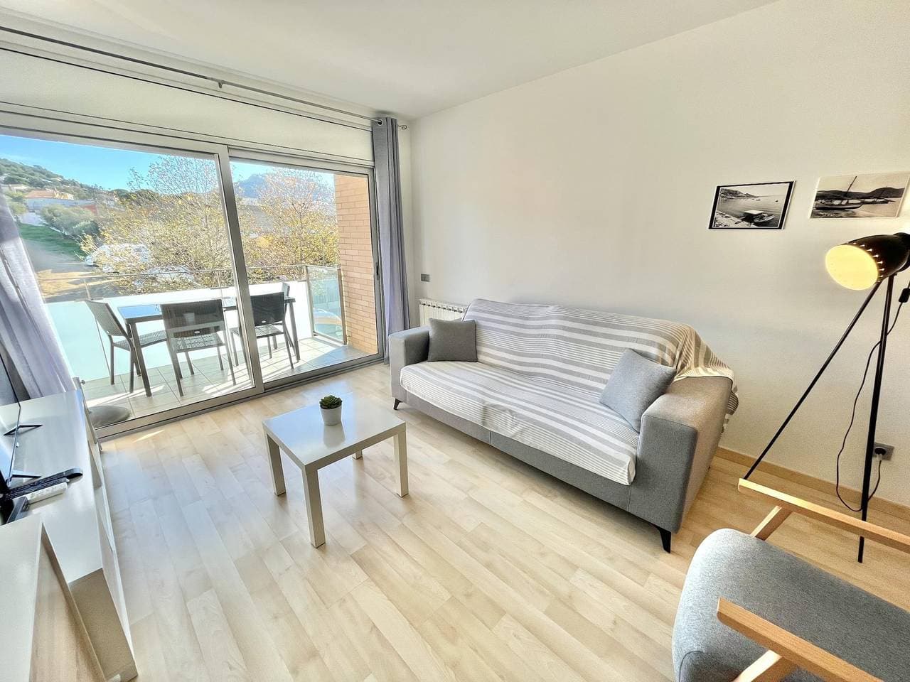 Foto 3 von 23: Ferienwohnung für 4 Personen mit Balkon/Terrasse
