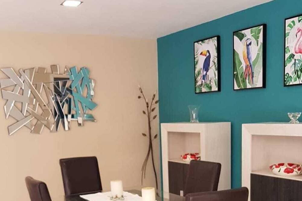 Foto 11 von 30: Große, voll ausgestattete 2-Zimmer-Wohnung mit privatem Pool, in der Nähe von Marbella