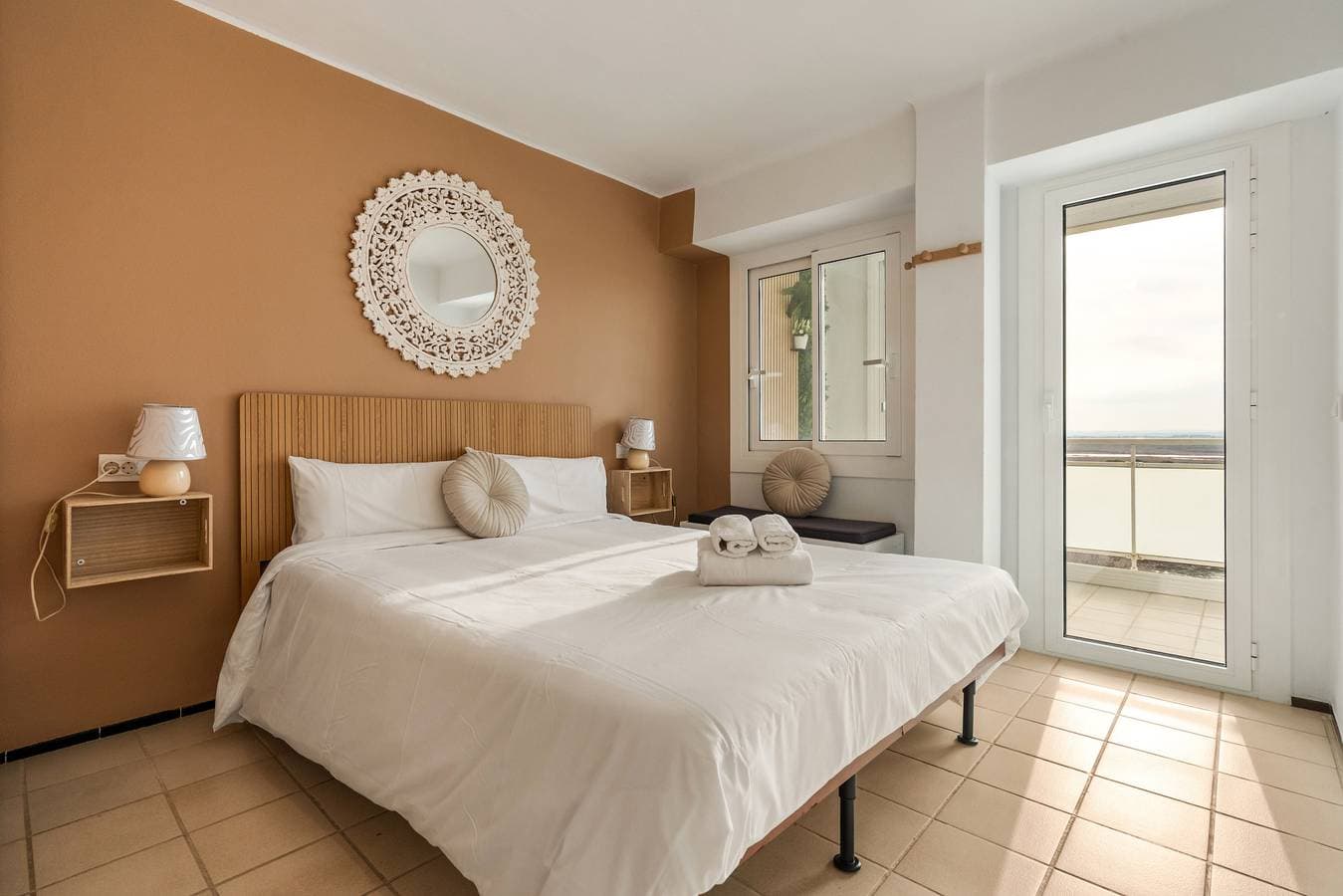Foto 5 von 31: Welcs Apartamento 319 Emp con balcón y vista al ma