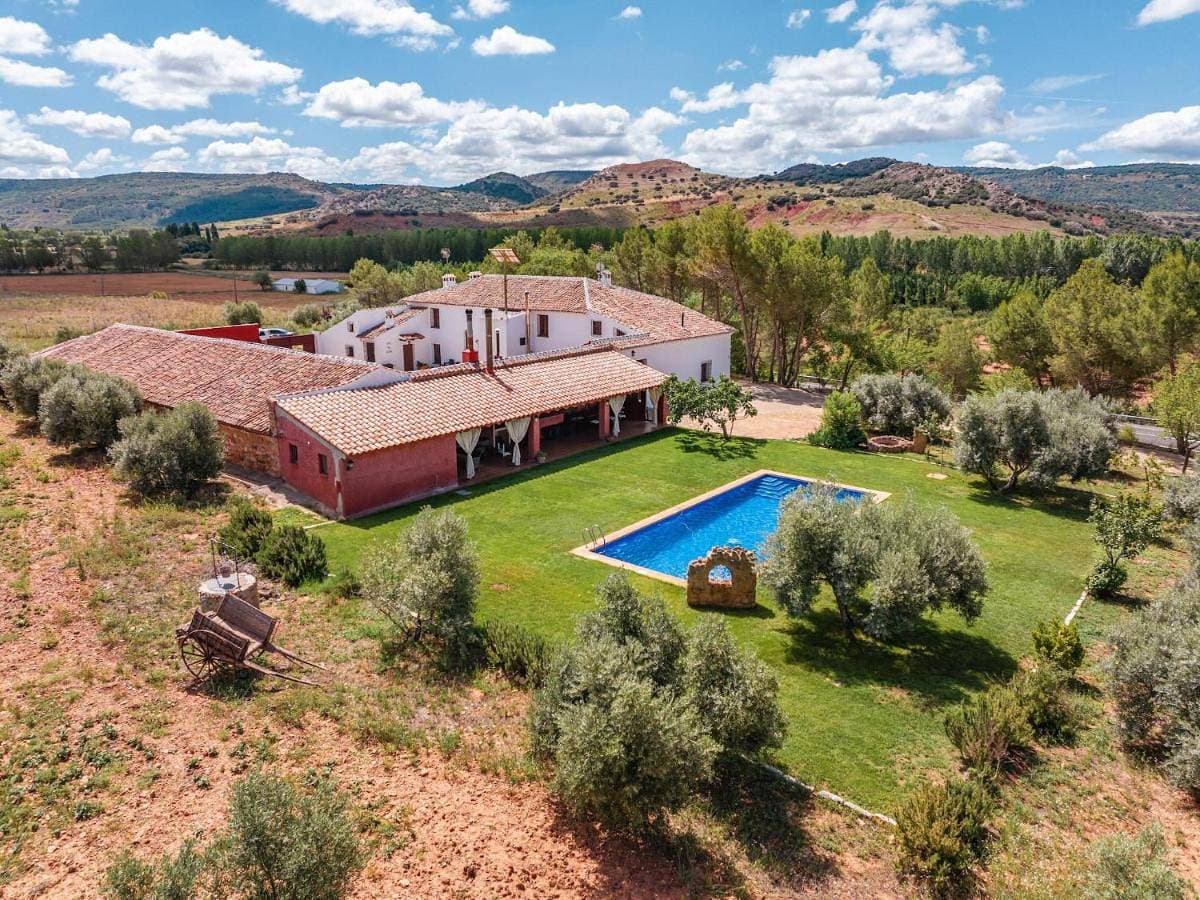 Foto 4 von 42: Six-Bedroom Holiday Home