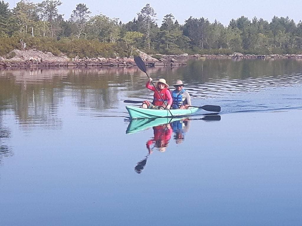 Foto 2 von 39: Die Landung des Adlers am Minamkeak Lake