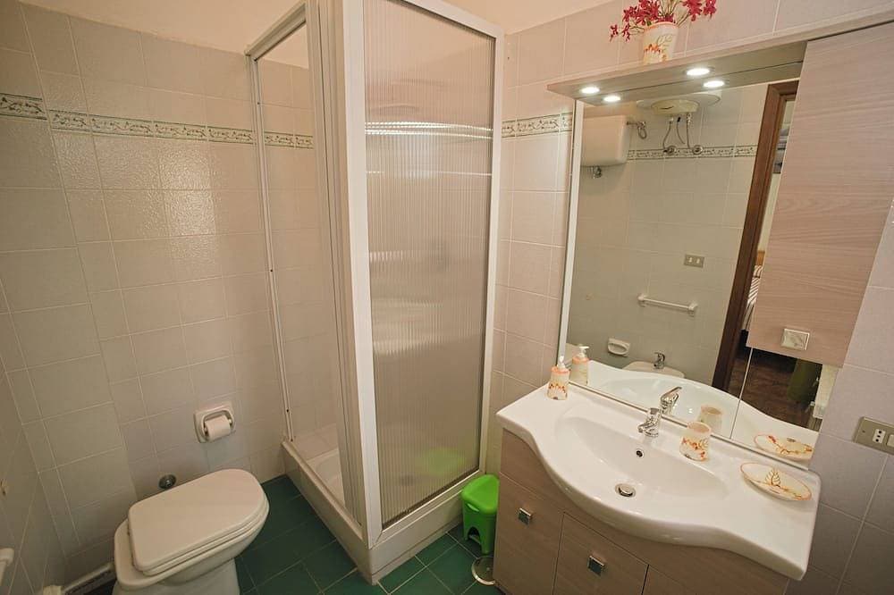 Foto 7 von 24: Appartamenti Margherita, Margherita-5 in einer Strandresidenz, Giglio Campese