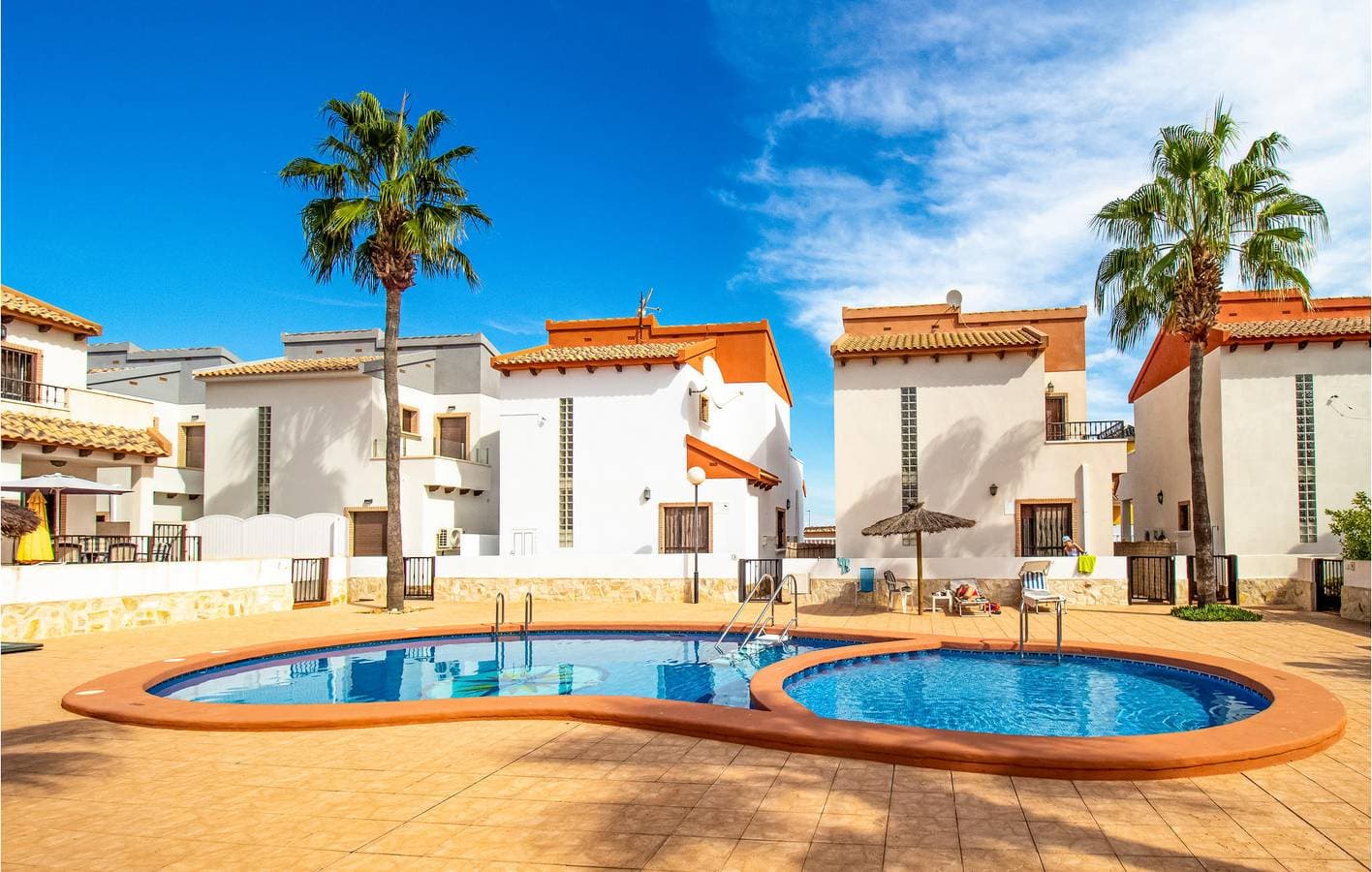 Foto 2 von 20: Apartment mit Meerblick, Pool und Terrasse